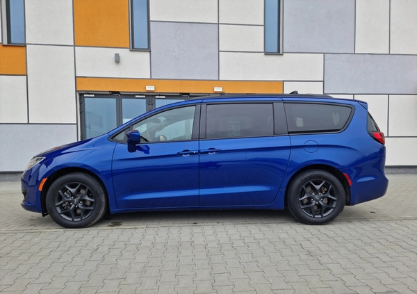 Chrysler Pacifica cena 114900 przebieg: 68000, rok produkcji 2020 z Tarnów małe 211
